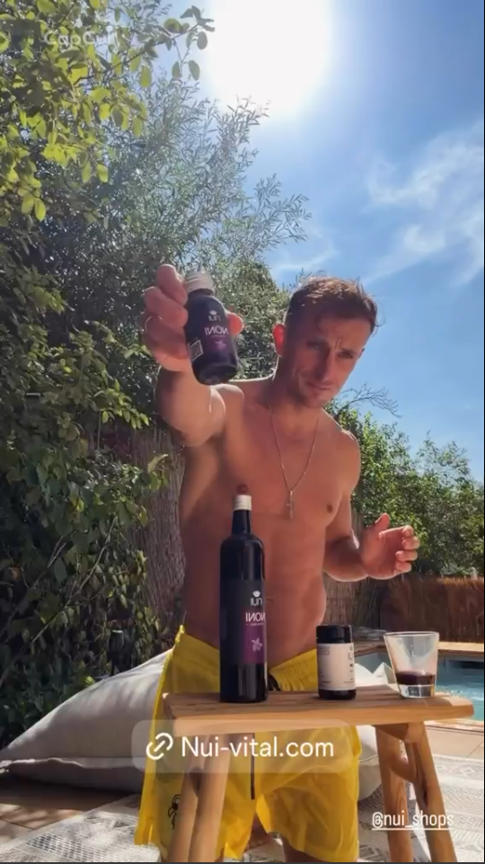 Sebastian-NUI-NONI-ORIGINAL-Shot-trinken